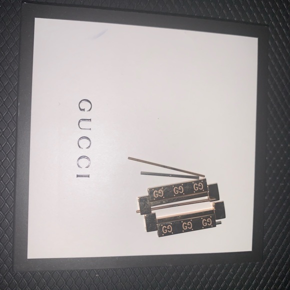 GUCCI - women’s twirl two-tone stainless watch. - Picture 6 of 9